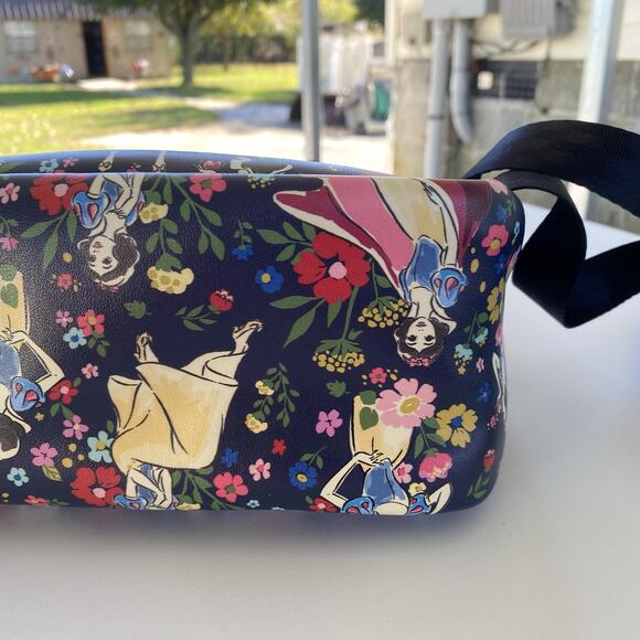 Disney Petunia Pickle Bottom Snow White Backpack - Picture 6 of 12